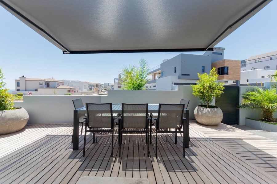 3 Bedroom Property for Sale in Calypso Beach Western Cape